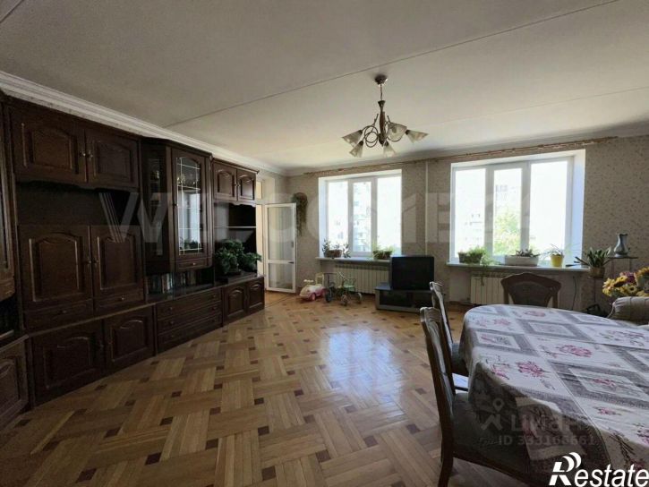 4-комн квартира Евпатория, проспект Победы, 71