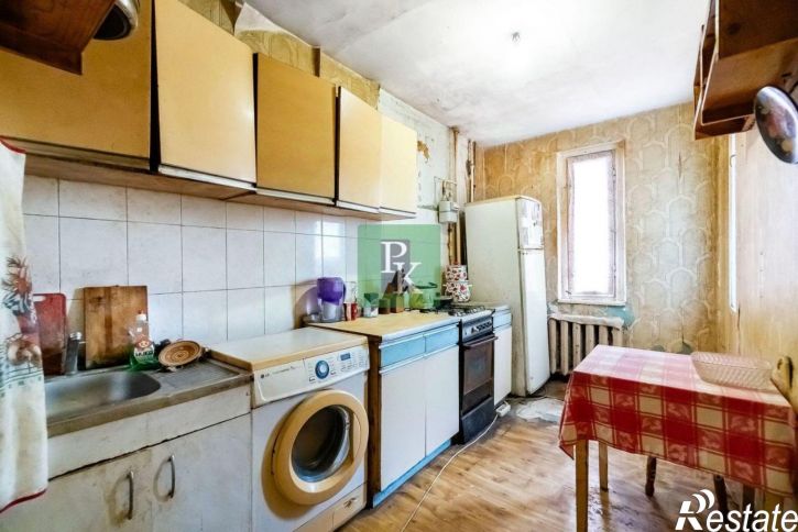 3-комн квартира улица Колобова, д 21