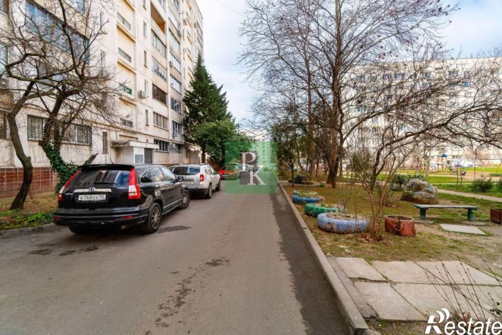 3-комн квартира улица Колобова, д 21