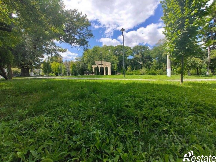 2-комн квартира Симферополь, б-р Ленина, 1