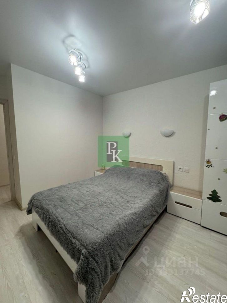 2-комн квартира улица Хрусталева, д 63