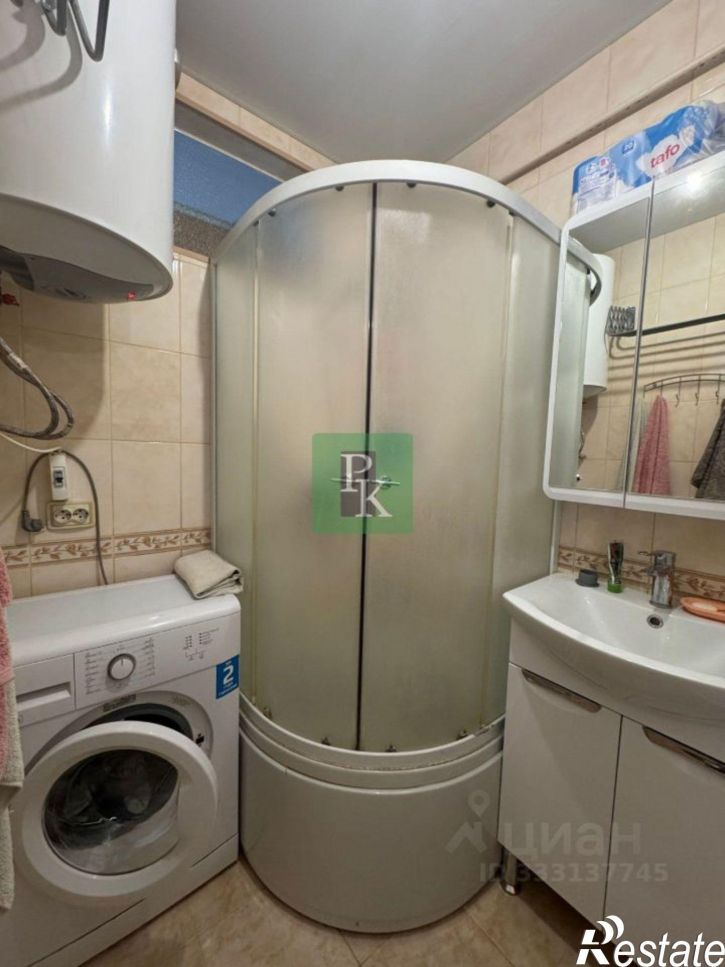 2-комн квартира улица Хрусталева, д 63