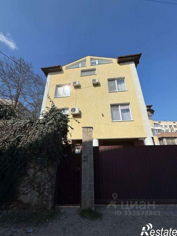 3-комн квартира Генерала Хрюкина ул,дом 12б