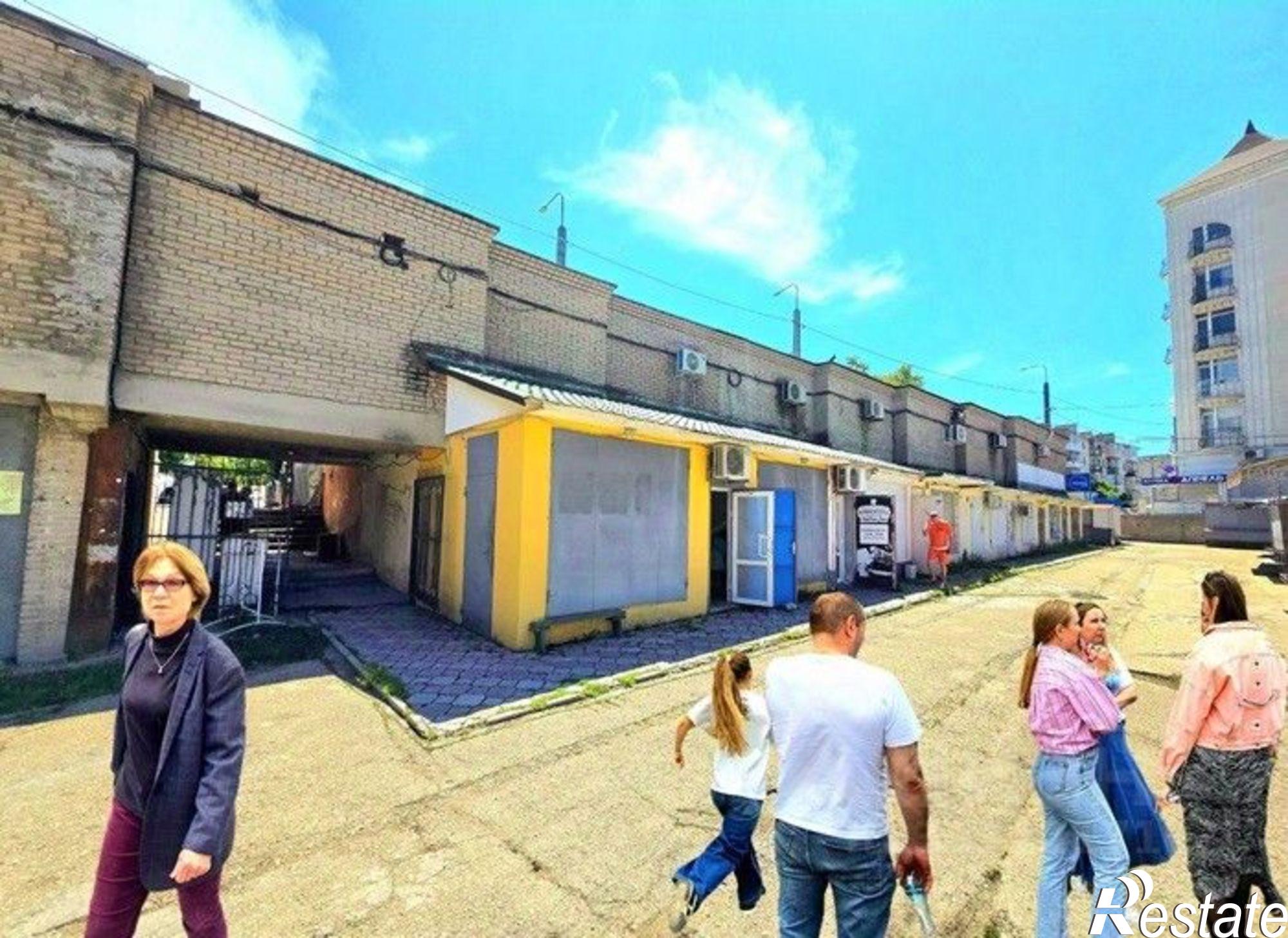 Купить торговое помещение за 3 700 000 рублей на ул Льва Толстого, 14