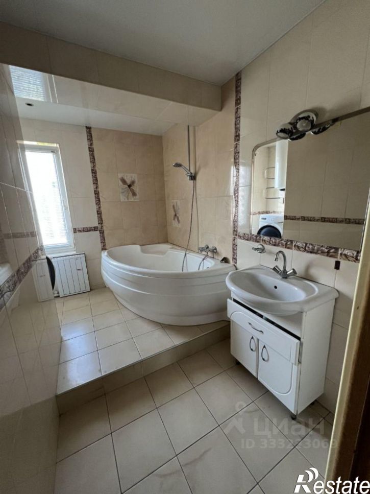 2-комн квартира Севастополь, улица Адмирала Фадеева, 13Б