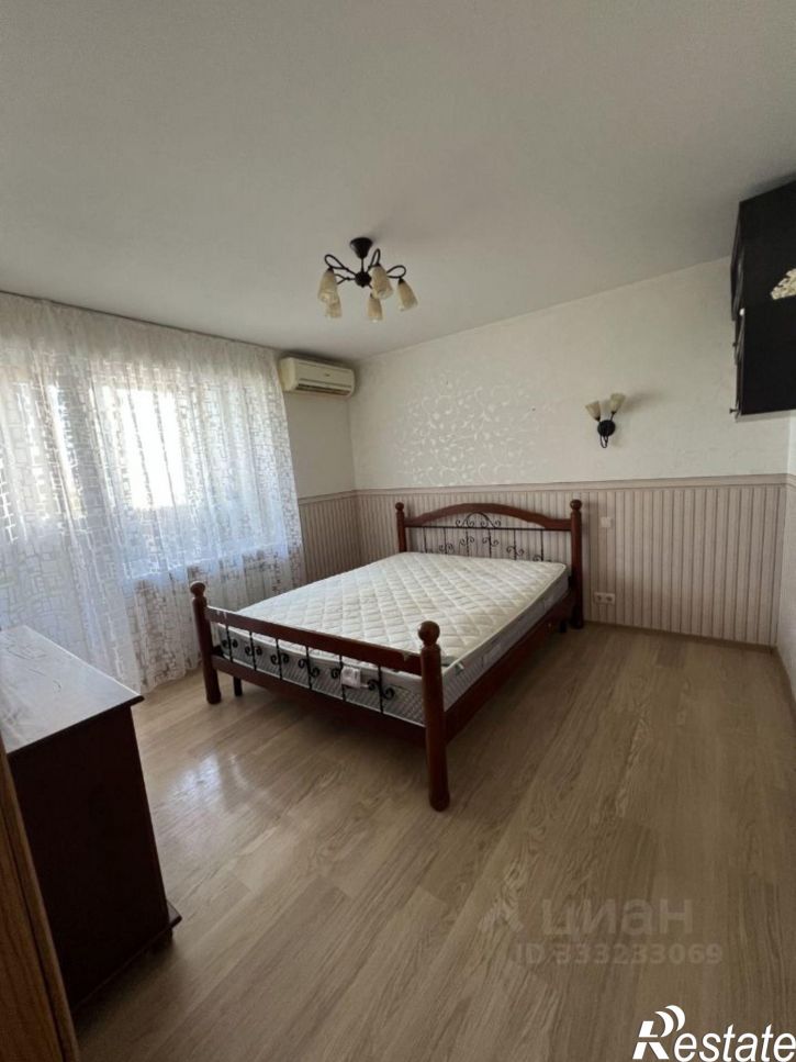 2-комн квартира Севастополь, улица Адмирала Фадеева, 13Б