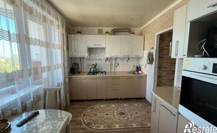 3-комн квартира Феодосия, улица Володарского, 37