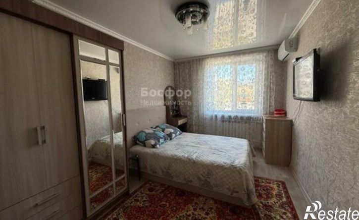 3-комн квартира Феодосия, улица Володарского, 37