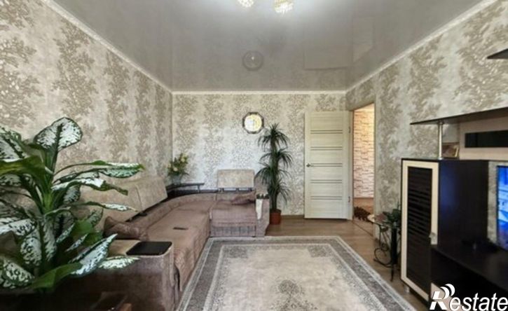 3-комн квартира Феодосия, улица Володарского, 37