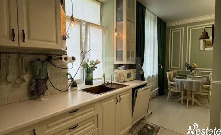 3-комн квартира Севастополь, улица Олега Кошевого, 5