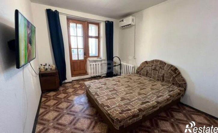 3-комн квартира Симферополь, Садовая улица, 78