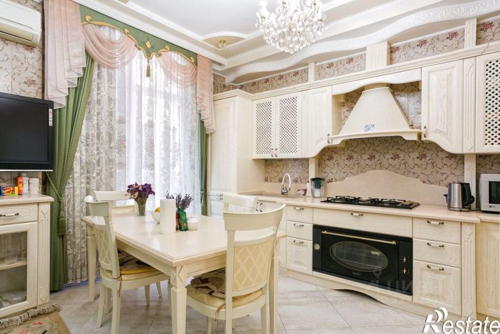 3-комн квартира Ялта, улица Володарского, 11А