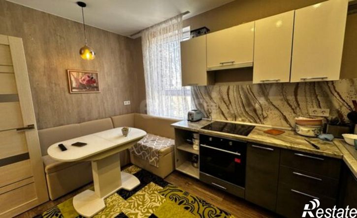 3-комн квартира Симферополь, проспект Александра Суворова, 101