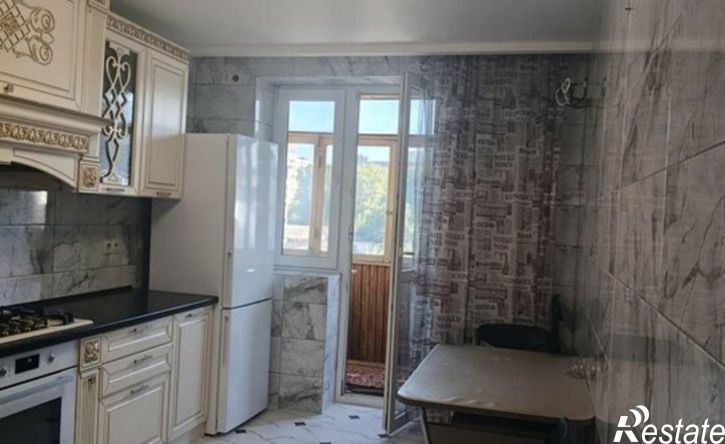3-комн квартира Симферополь, улица Тренёва, 8