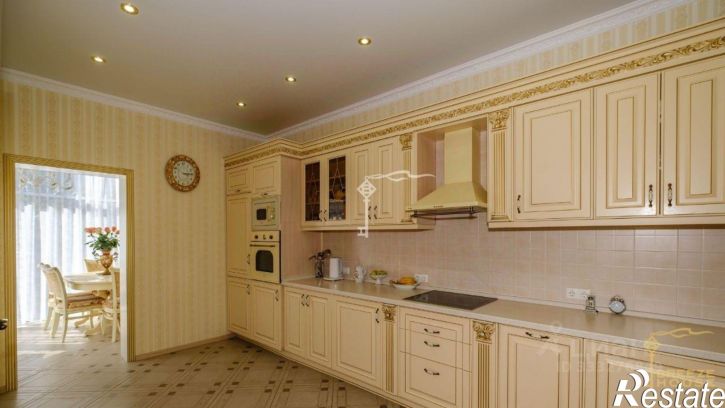 3-комн квартира г Ялта, город Алупка, улица им Карла Маркса