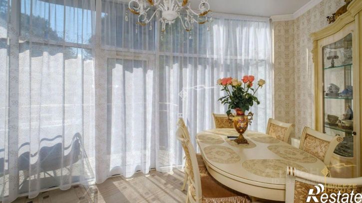 3-комн квартира г Ялта, город Алупка, улица им Карла Маркса