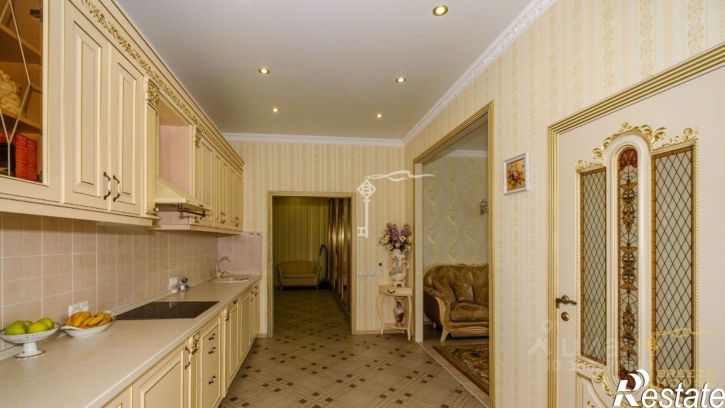 3-комн квартира г Ялта, город Алупка, улица им Карла Маркса