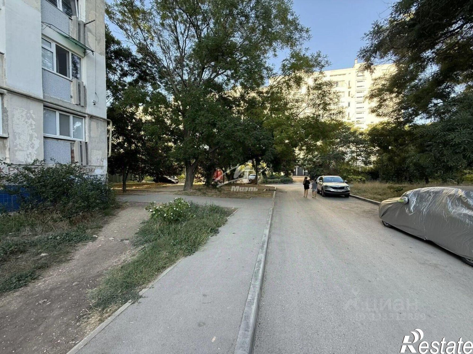 Сдать комнату за 10 000 рублей на ул Маршала Крылова, 8