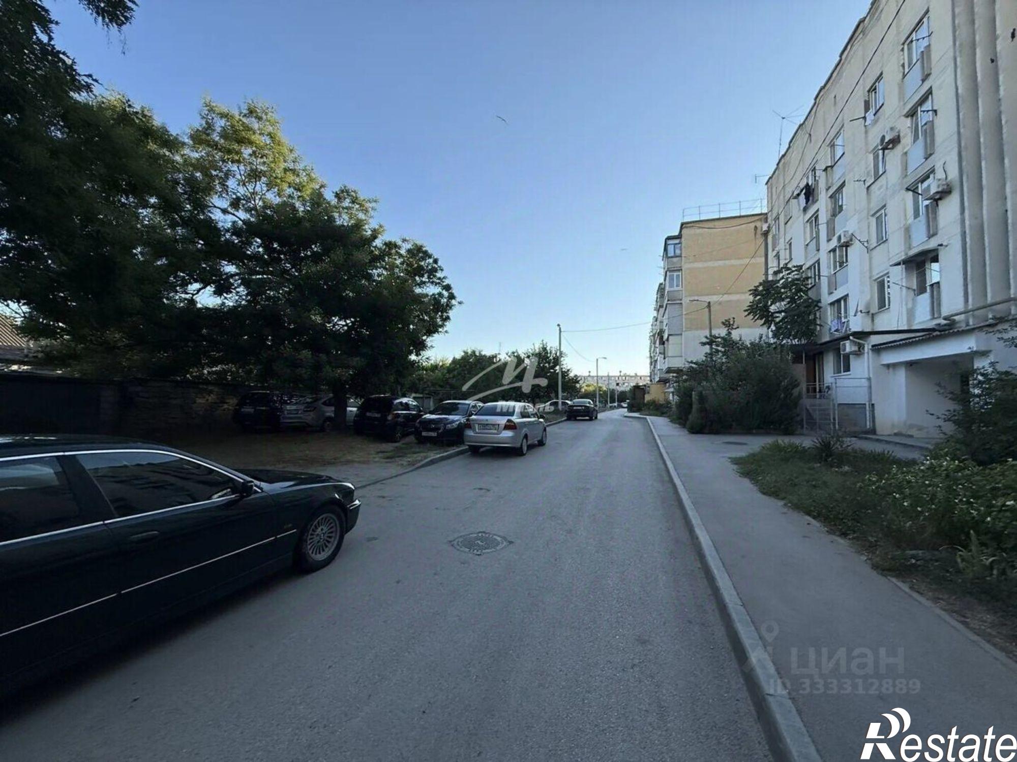 Сдать комнату за 10 000 рублей на ул Маршала Крылова, 8