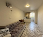 комната 60 кв м ул Маршала Крылова, 8