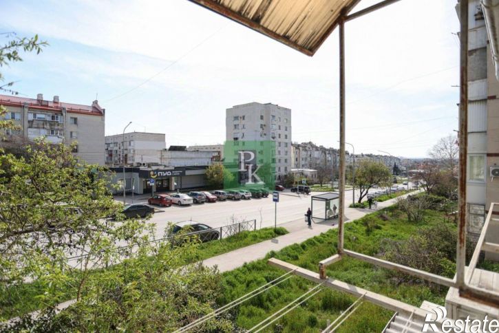 3-комн квартира ул Александра Маринеско, 12,  д. 12