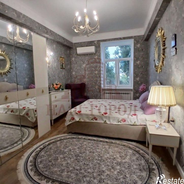 3-комн квартира Феодосия г, Назукина ул, 1