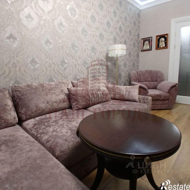 3-комн квартира Феодосия г, Назукина ул, 1