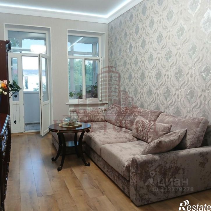 3-комн квартира Феодосия г, Назукина ул, 1