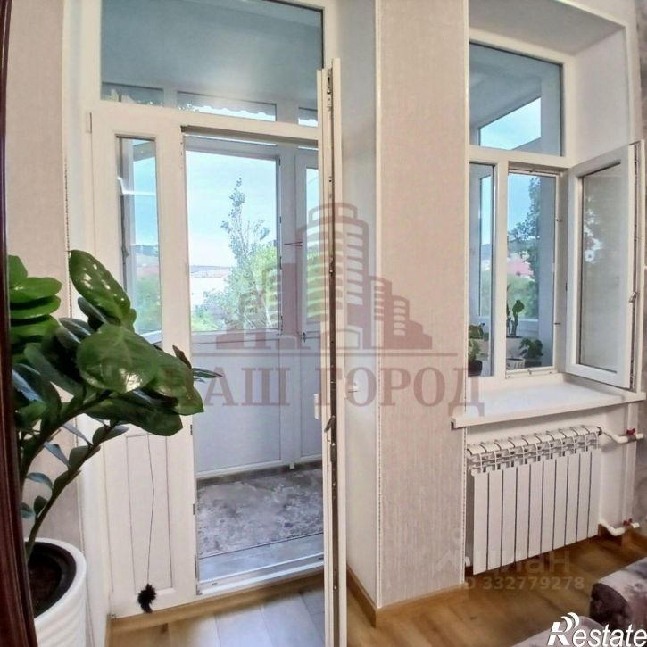 3-комн квартира Феодосия г, Назукина ул, 1