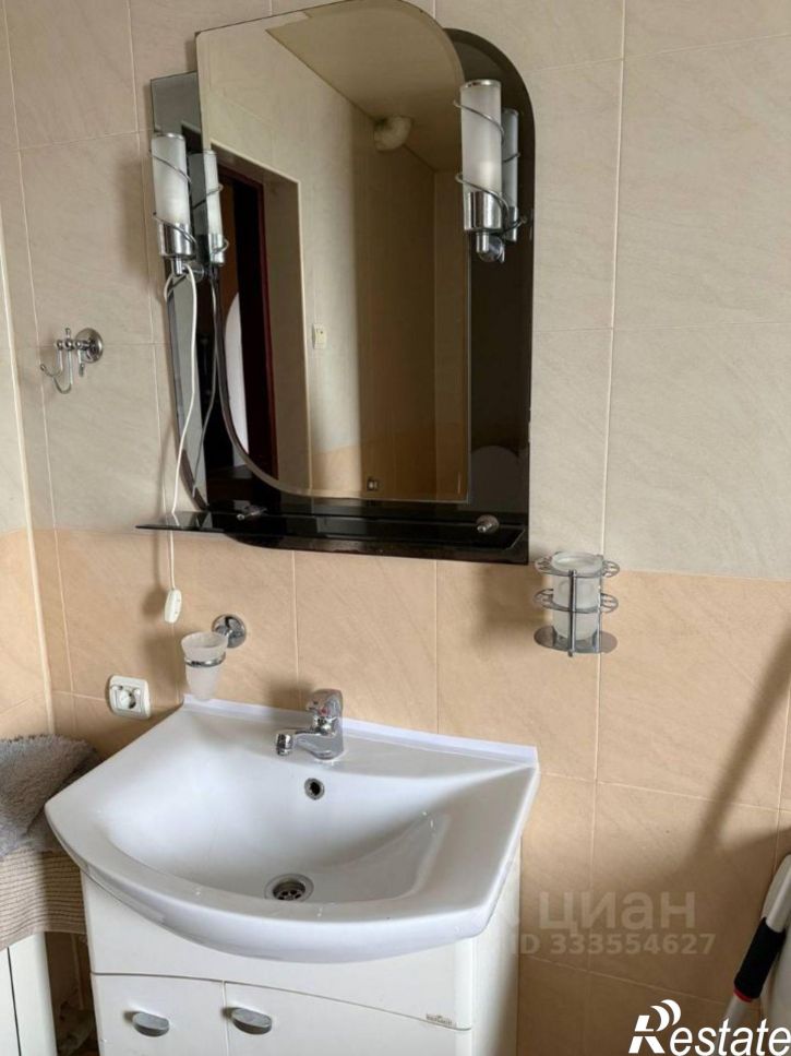 3-комн квартира ул Генерала Коломийца, 15,  д. 15