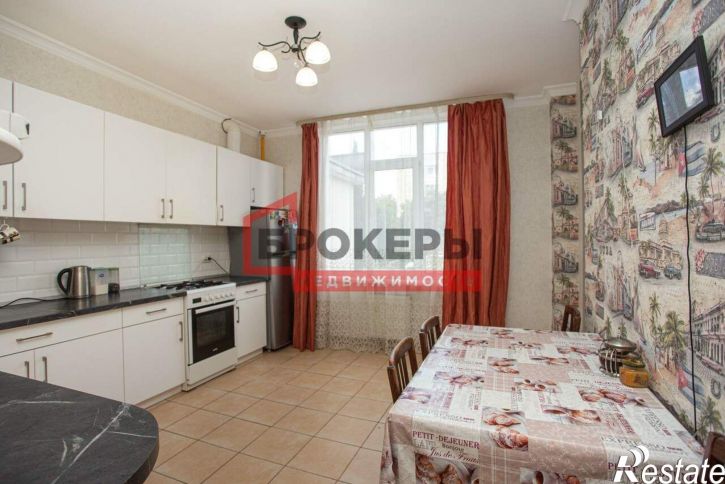 5-комн квартира пр-кт Победы, 44А,  д. 44А