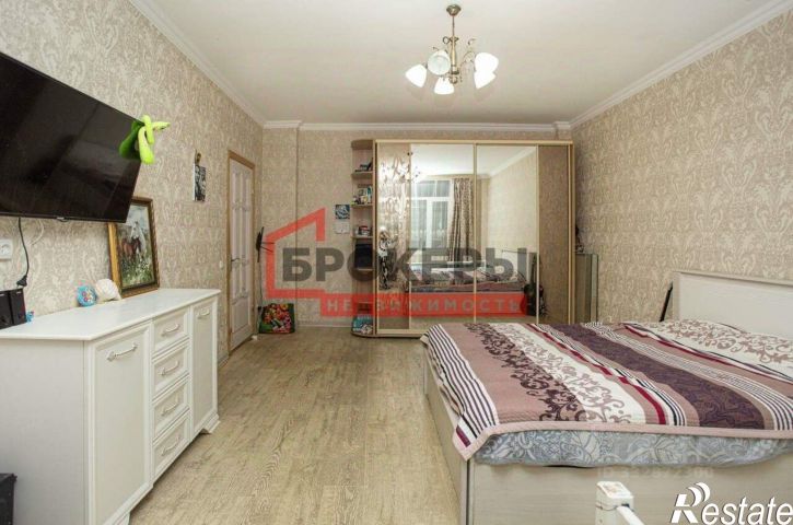 5-комн квартира пр-кт Победы, 44А,  д. 44А