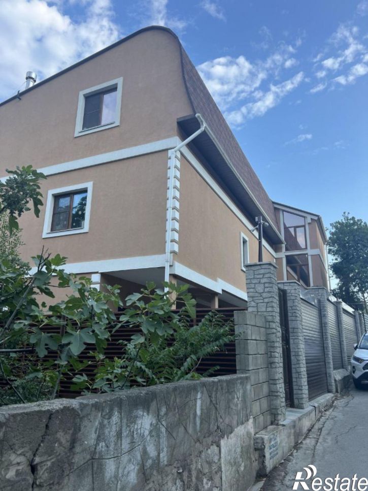 2-комн квартира Алупка, улица Ленина, 9А