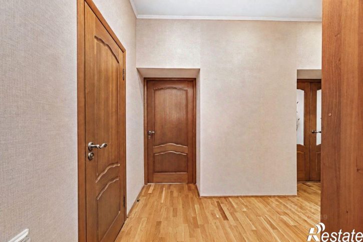 3-комн квартира ул Генерала Петрова, 1,  д. 1
