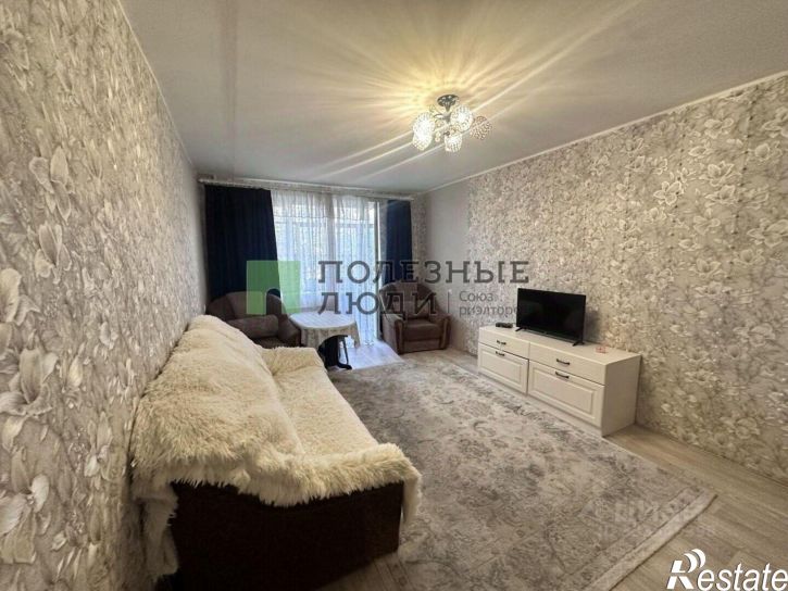 3-комн квартира Менжинского улица, 8,  д. 8