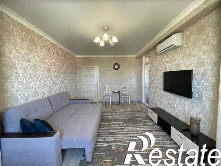 2-комн квартира улица Горпищенко, 100,  д. 100