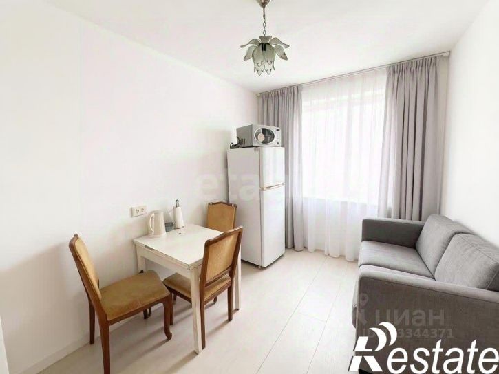 3-комн квартира 1-й микрорайон, 34,  д. 34
