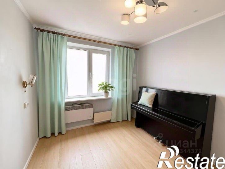 3-комн квартира 1-й микрорайон, 34,  д. 34