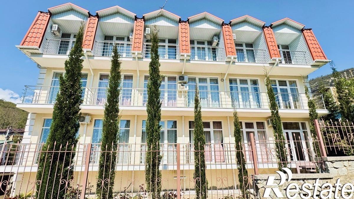 Купить ОСЗ, отдельно стоящее здание за 50 000 200 рублей на Садовая улица