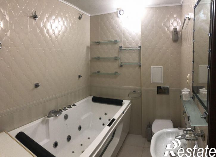 2-комн квартира улица Маршала Блюхера, 12,  д. 12