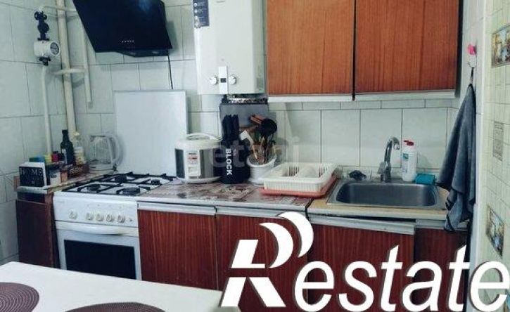 3-комн квартира улица Первушина, 12,  д. 12