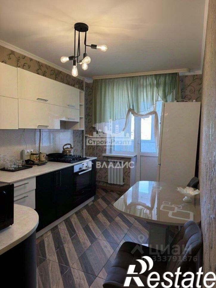 3-комн квартира улица Блюхера, 15,  д. 15
