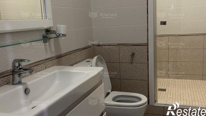 5-комн квартира в новом доме Строителей ул., 3
