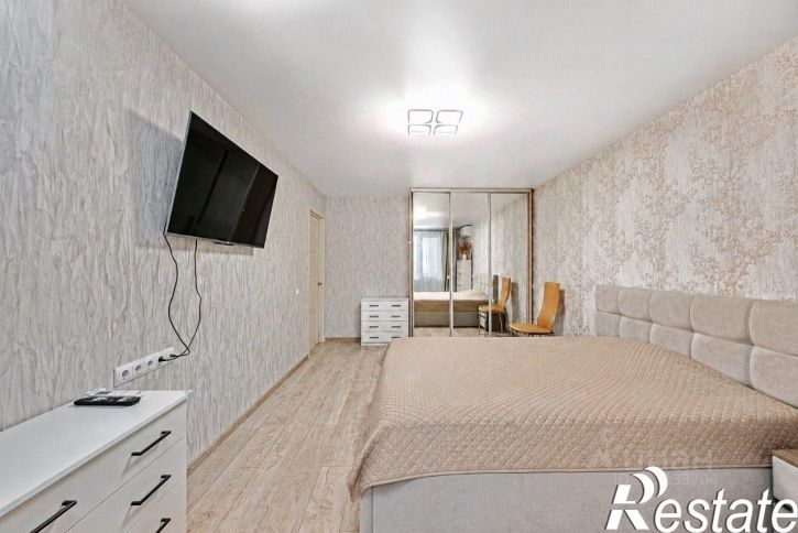 3-комн квартира улица Александра Маринеско, 41,  д. 41