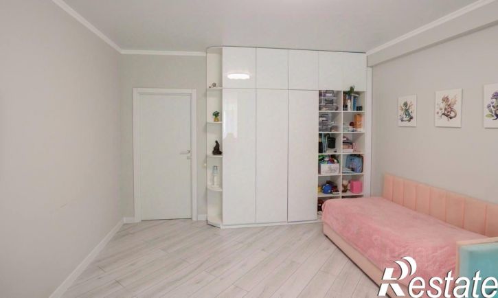 2-комн квартира Античный проспект, 10,  д. 10