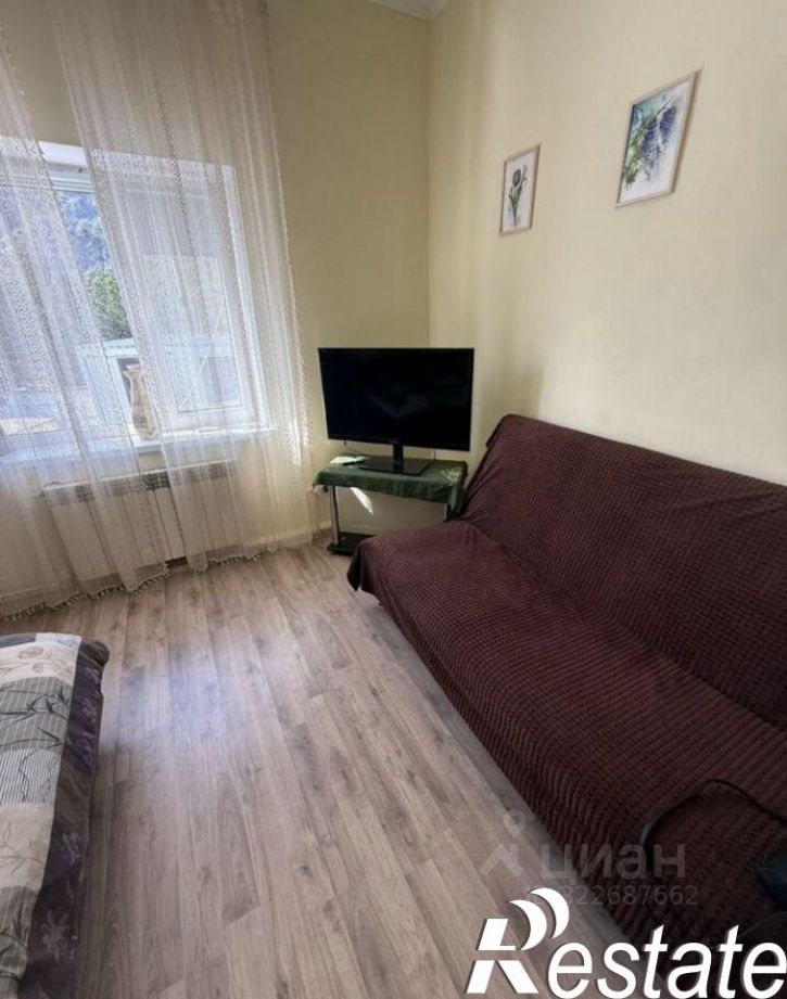 2-комн квартира улица Шаляпина, 3,  д. 3