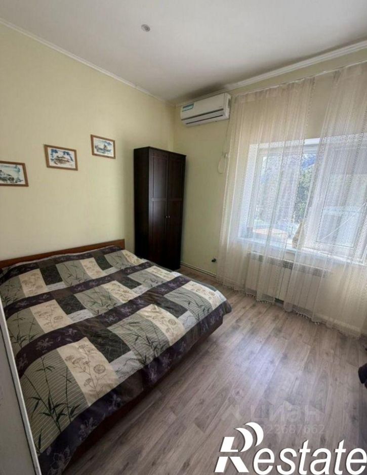 2-комн квартира улица Шаляпина, 3,  д. 3
