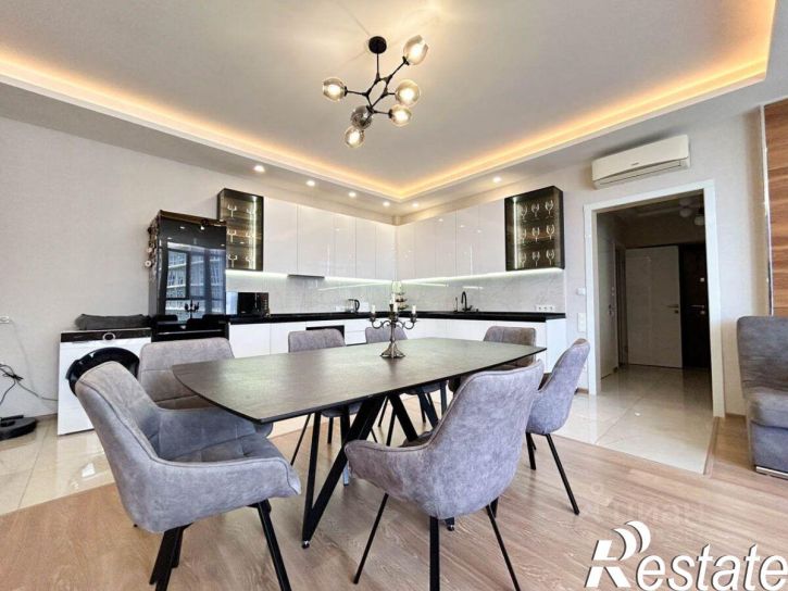 3-комн квартира улица Авроры, 110,  д. 110