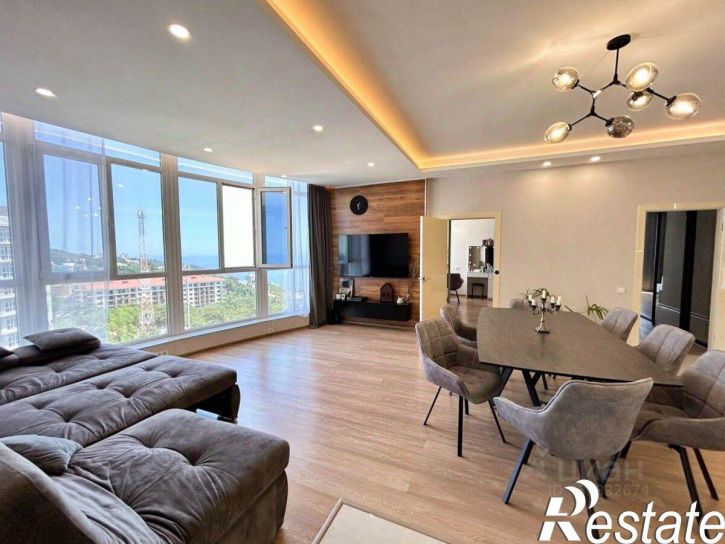 3-комн квартира улица Авроры, 110,  д. 110