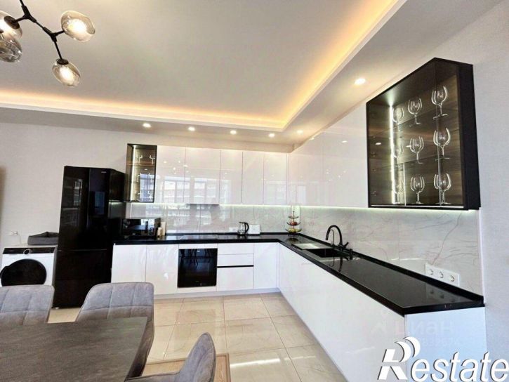 3-комн квартира улица Авроры, 110,  д. 110